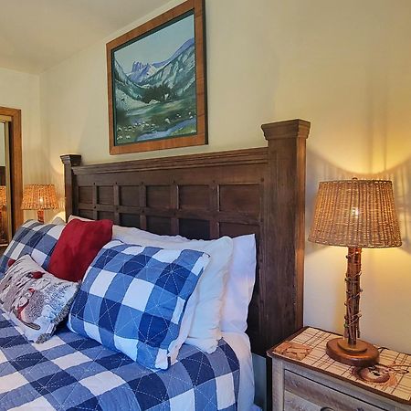 Four Seasons Getaway-Private Hot Spa With Pine Tree Views-Walk To Village And Pineknot Trailhead-Plus King Bed! 빅 베어 레이크 외부 사진