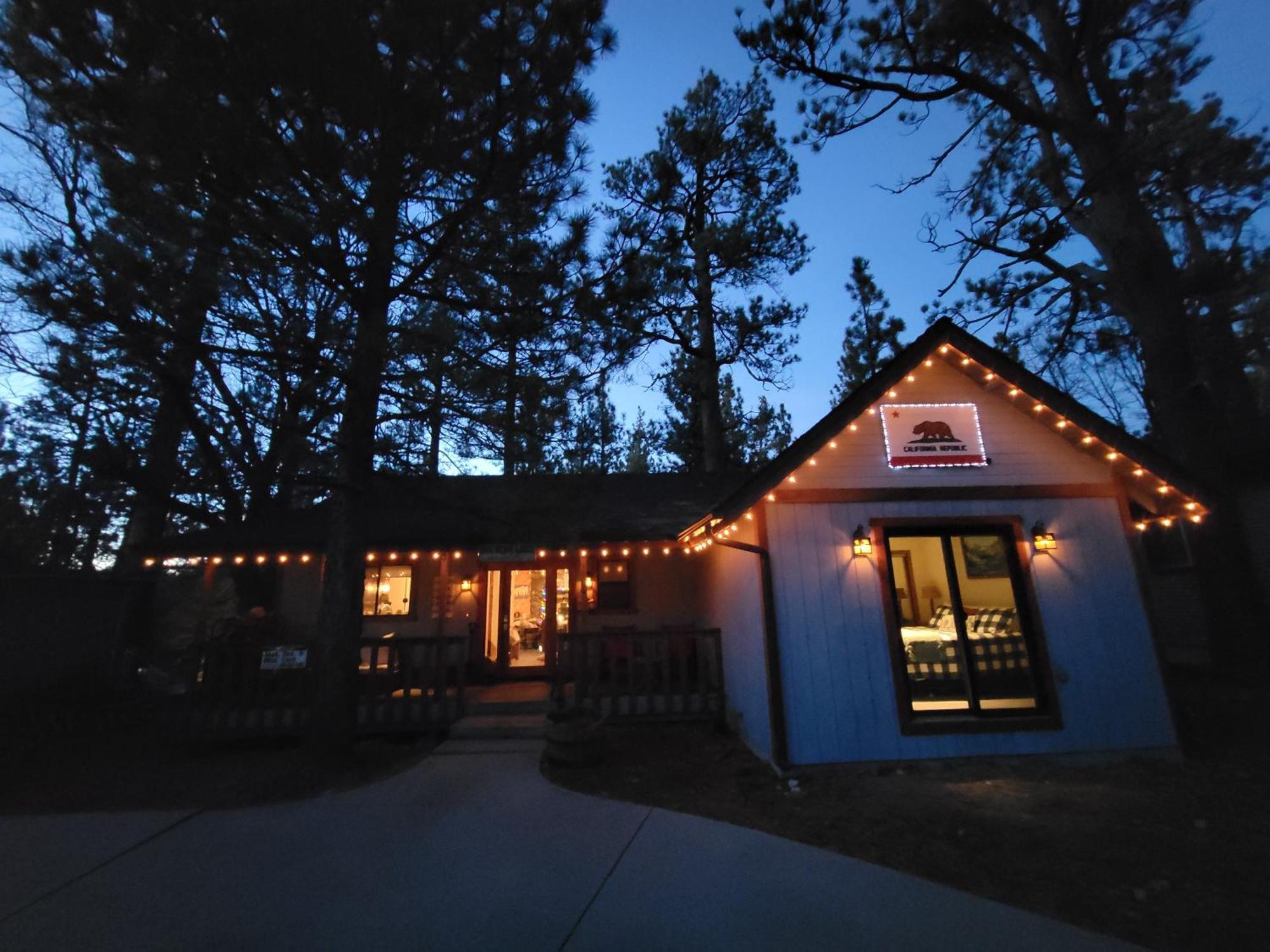 Four Seasons Getaway-Private Hot Spa With Pine Tree Views-Walk To Village And Pineknot Trailhead-Plus King Bed! 빅 베어 레이크 외부 사진